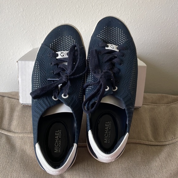 Michael Kors sneakers used size 8 - Picture 7 of 8